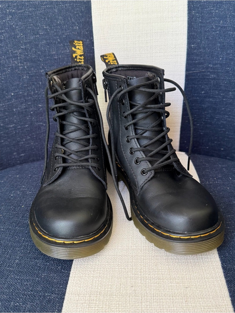 Kids Dr. DOC MARTENS Unisex 1460J Black Lace Up Boots Black Youth Size 2